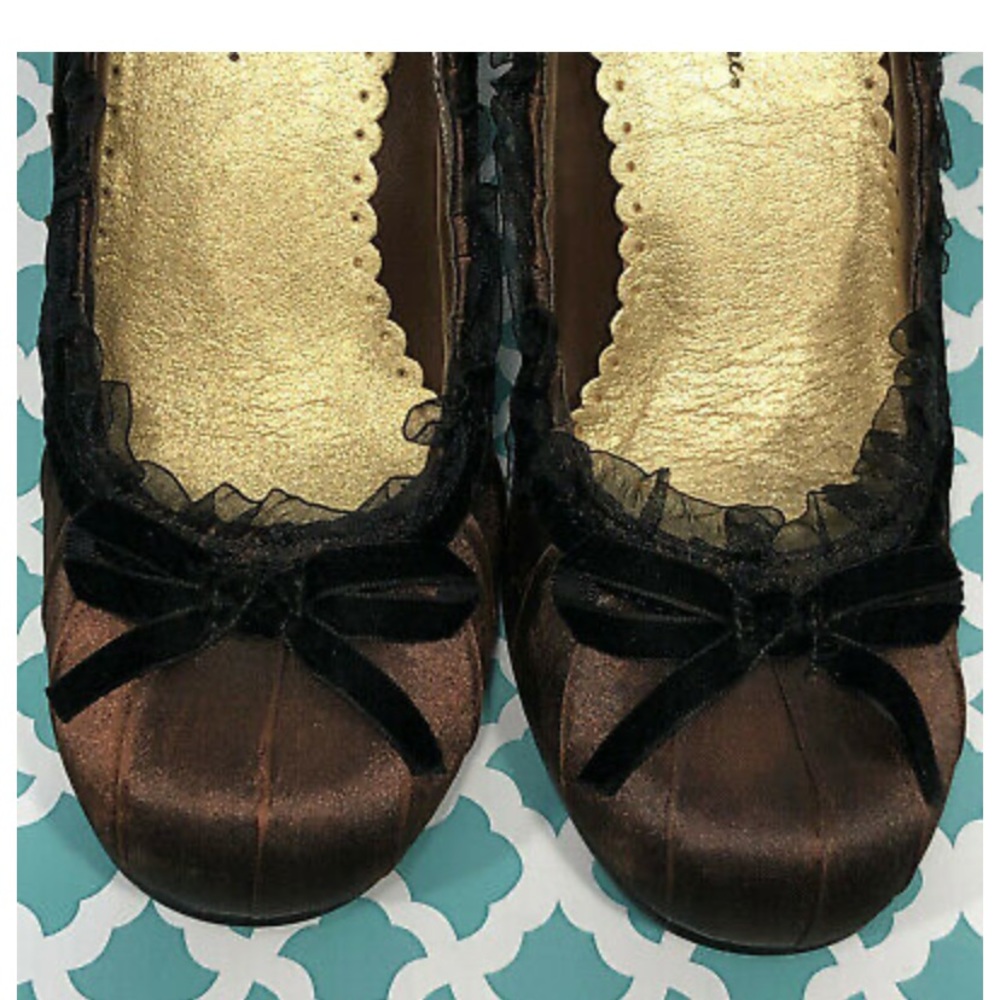 Charlotte Russe brown heels, lace & bow, size 7 - Picture 2 of 7